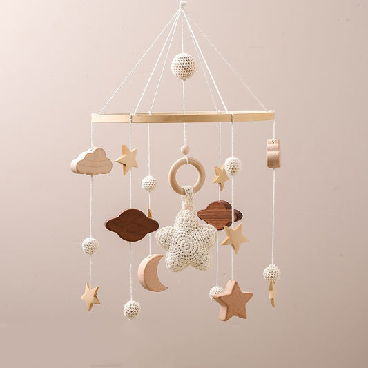 Mobile berceau ou lit bébé en bois, couleurs naturelles et apaisantes